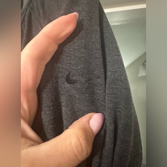 Women’s Size L Nike Dri Fit Swoop Neck Top - Picture 3 of 3